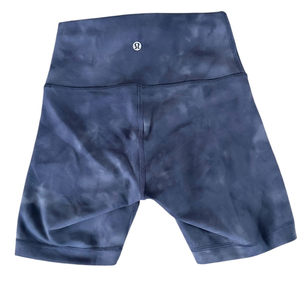 lululemon athletica Wunder Train High Rise 6” Blue Tie-Dye Shorts - Size 4 - Picture 3 of 6